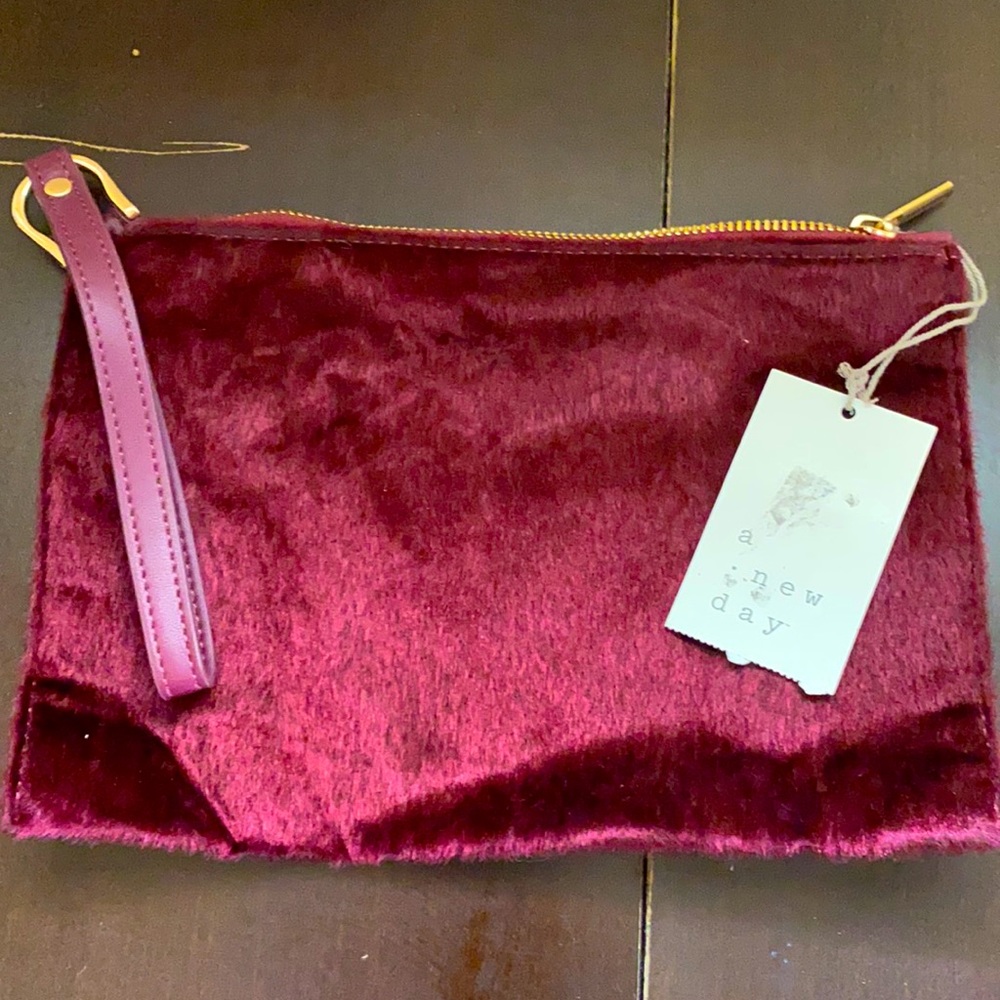 Wristlet faux hair. New